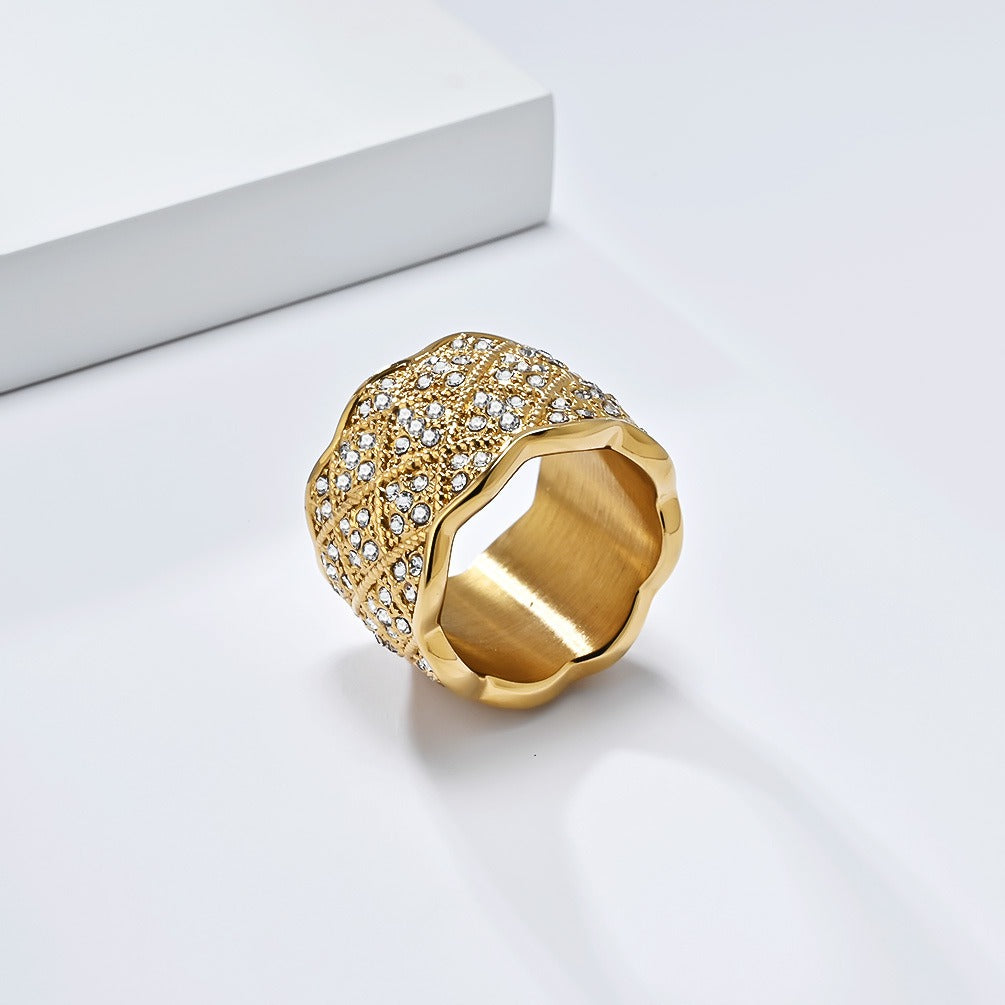 Anillo unisex de malla geométrica con cristales pavé completos, de lujo y espectacular. Joyería de acero inoxidable chapada en oro para un estilo audaz. K-R972