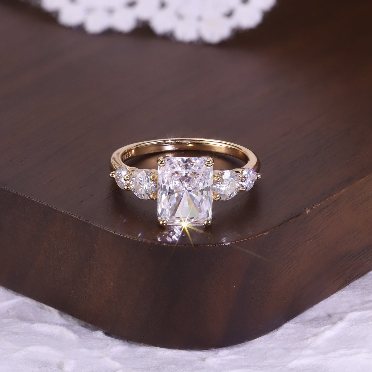 Kemstone Radiant Cut Moissanite Five-Stone Ring for Women, 1–10ct S925 Gold-Plated Wedding & Engagement Band SU547R