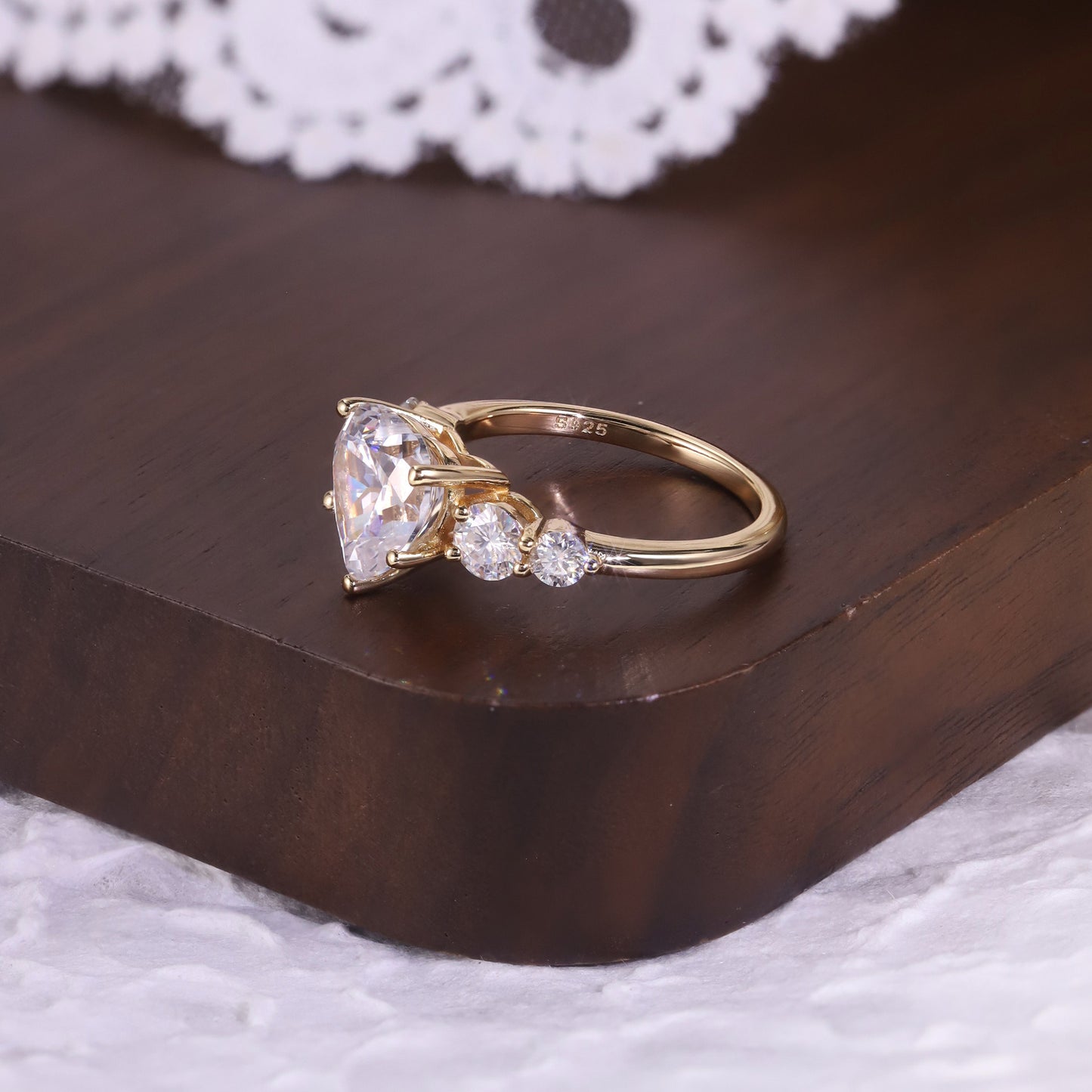 Kemstone Heart Cut Moissanite Five-Stone Ring for Women, 1–5ct S925 Gold-Plated Engagement & Wedding Jewelry SU548R