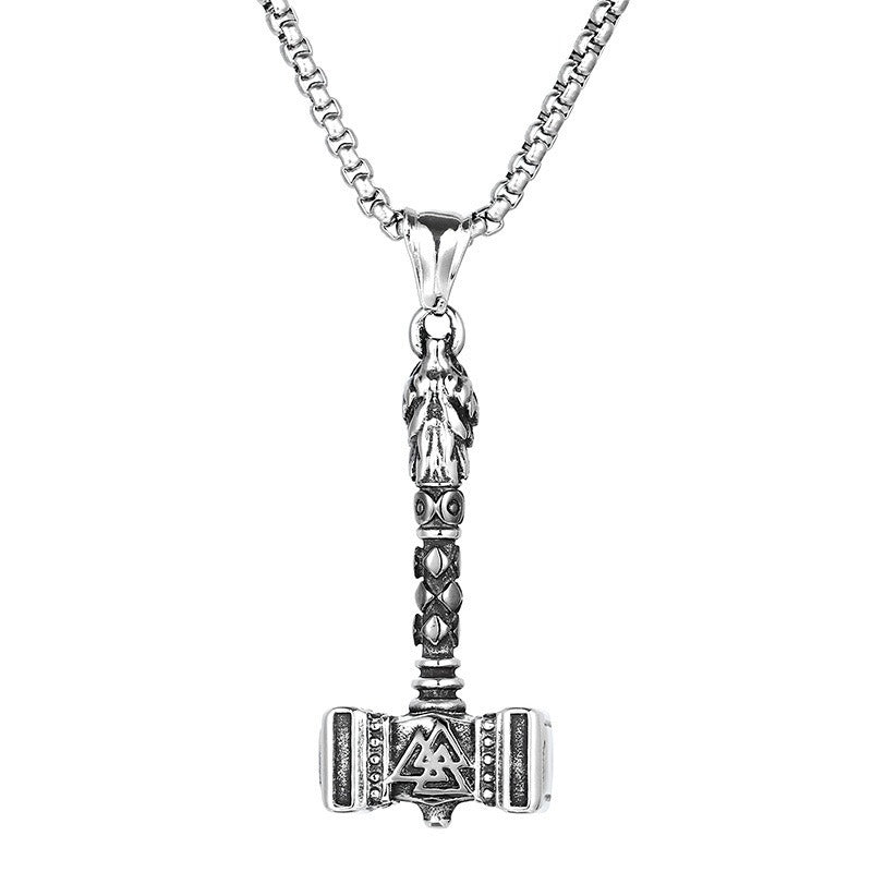 Colgante de martillo de trueno vikingo Kemstone - Collar de acero de titanio forjado a mano con grabado de runas nórdicas KP130620