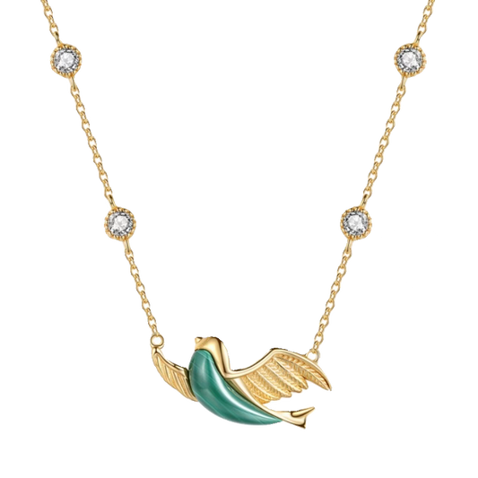 Collar de pájaro esmeralda con diseño original artesanal de Kemstone. Colgante vintage de malaquita y plata con cadena ajustable.