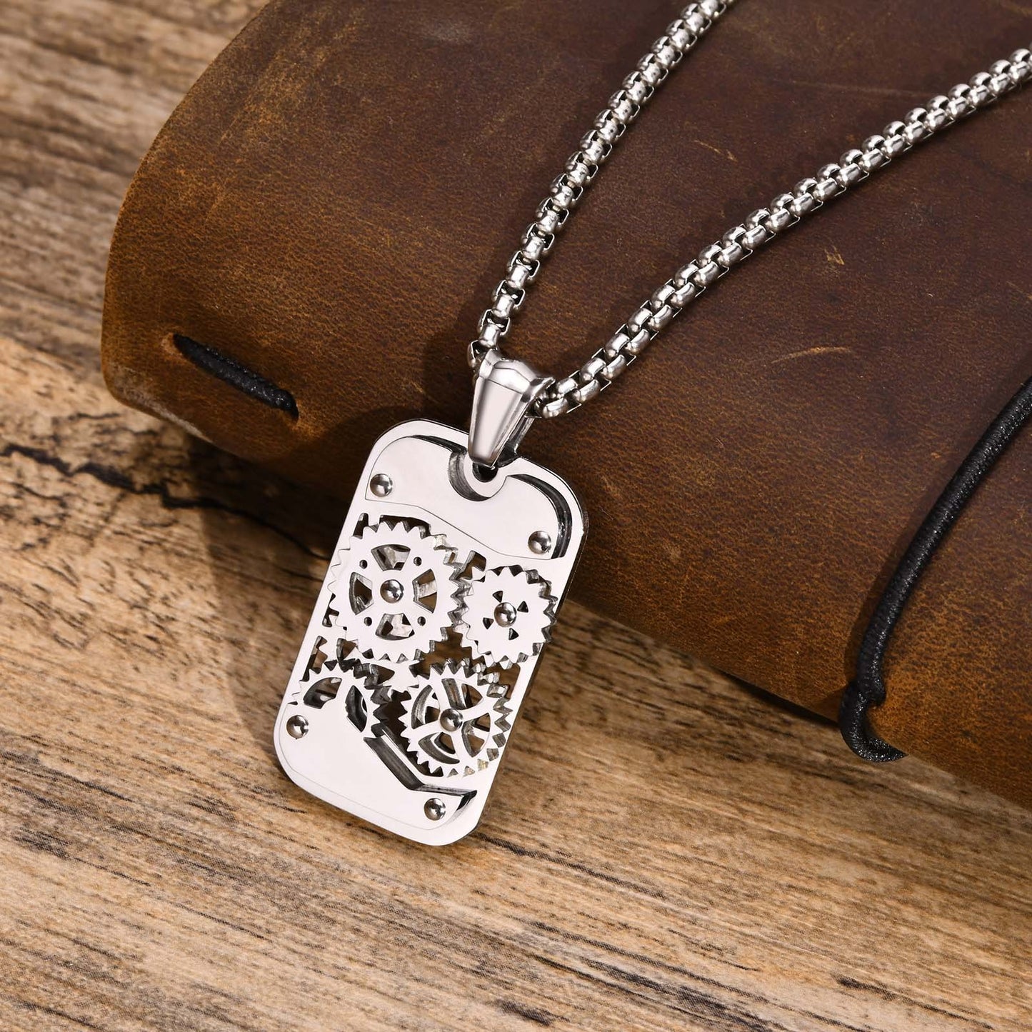 Kemstone Titanium Steel Gear Pendant Necklace – Rotating Mechanical Streetwear PN-362