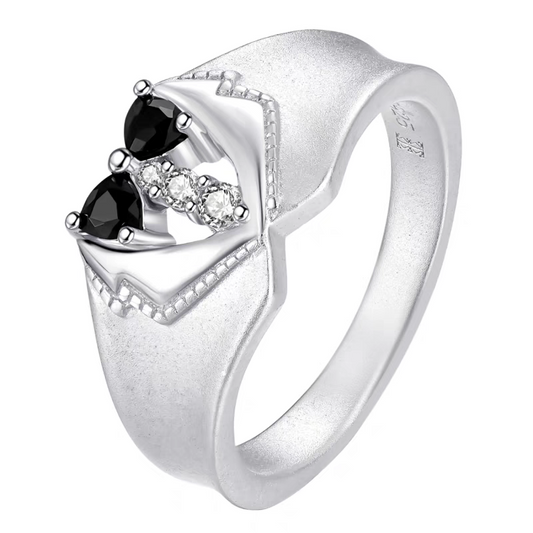 Anillo tejido ligero de diseño original artesanal de Kemstone: anillo vintage de plata y ónix negro para mujer.