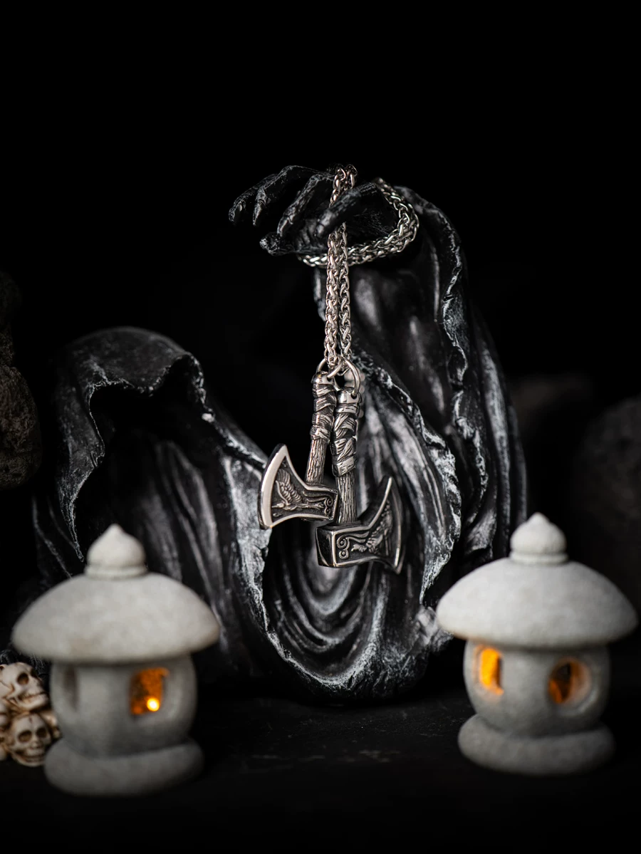 Kemstone "Leviathan Axes" Viking Double Axe Pendant Necklace – Titanium Steel NWN-603601