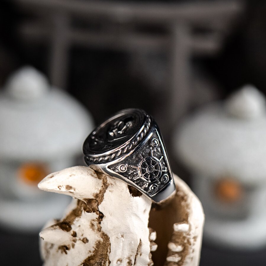 Kemstone Pirate Skull Signet Ring – Titanium Steel Vintage Punk NW-JZ107