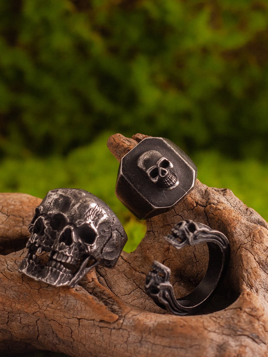 Kemstone Skull Signet Ring – Square Titanium Steel for Men NW-JZ172