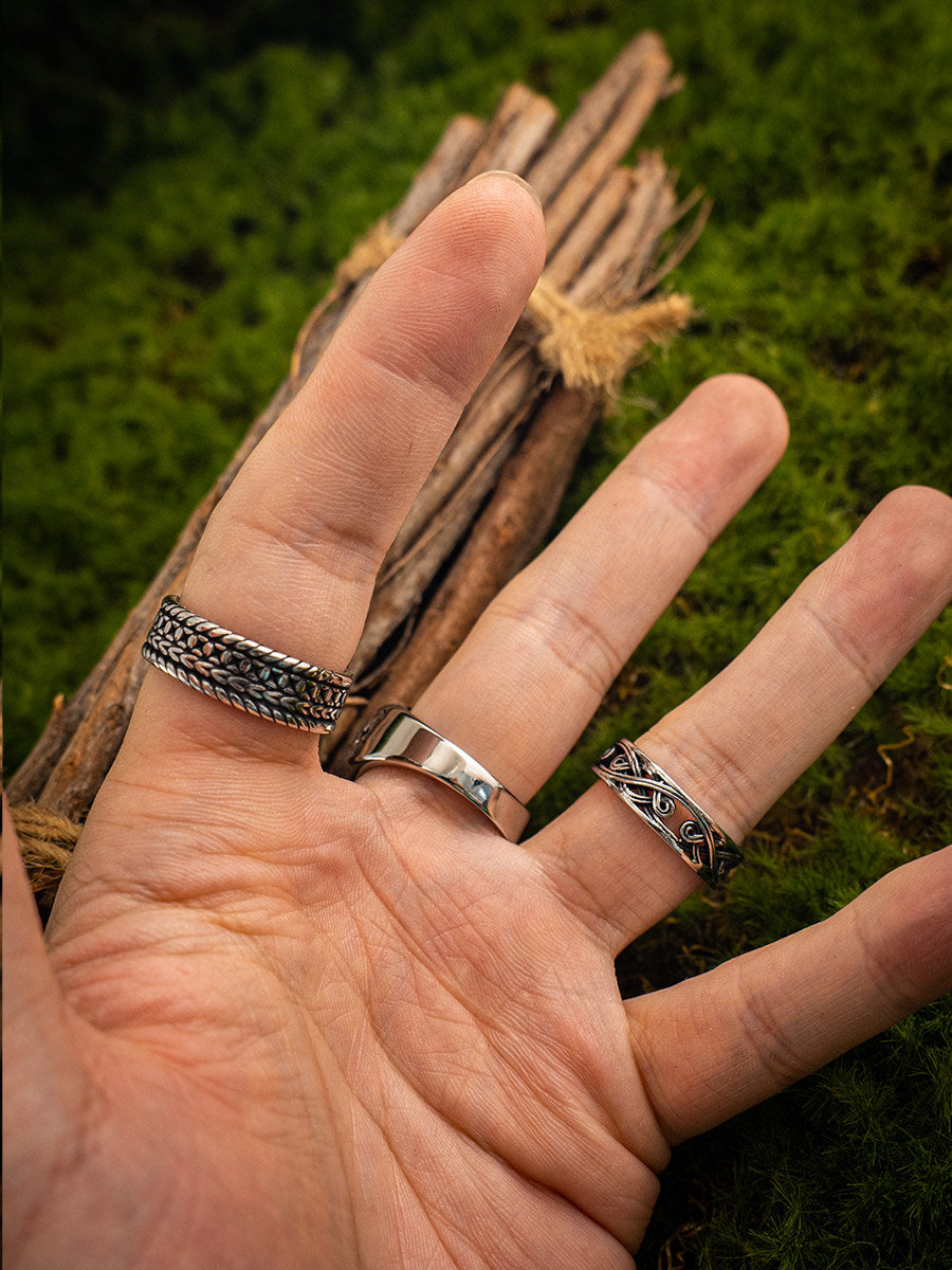 Kemstone Openwork Pattern Ring – Titanium Steel 6MM for Men & Women NW-JZ245