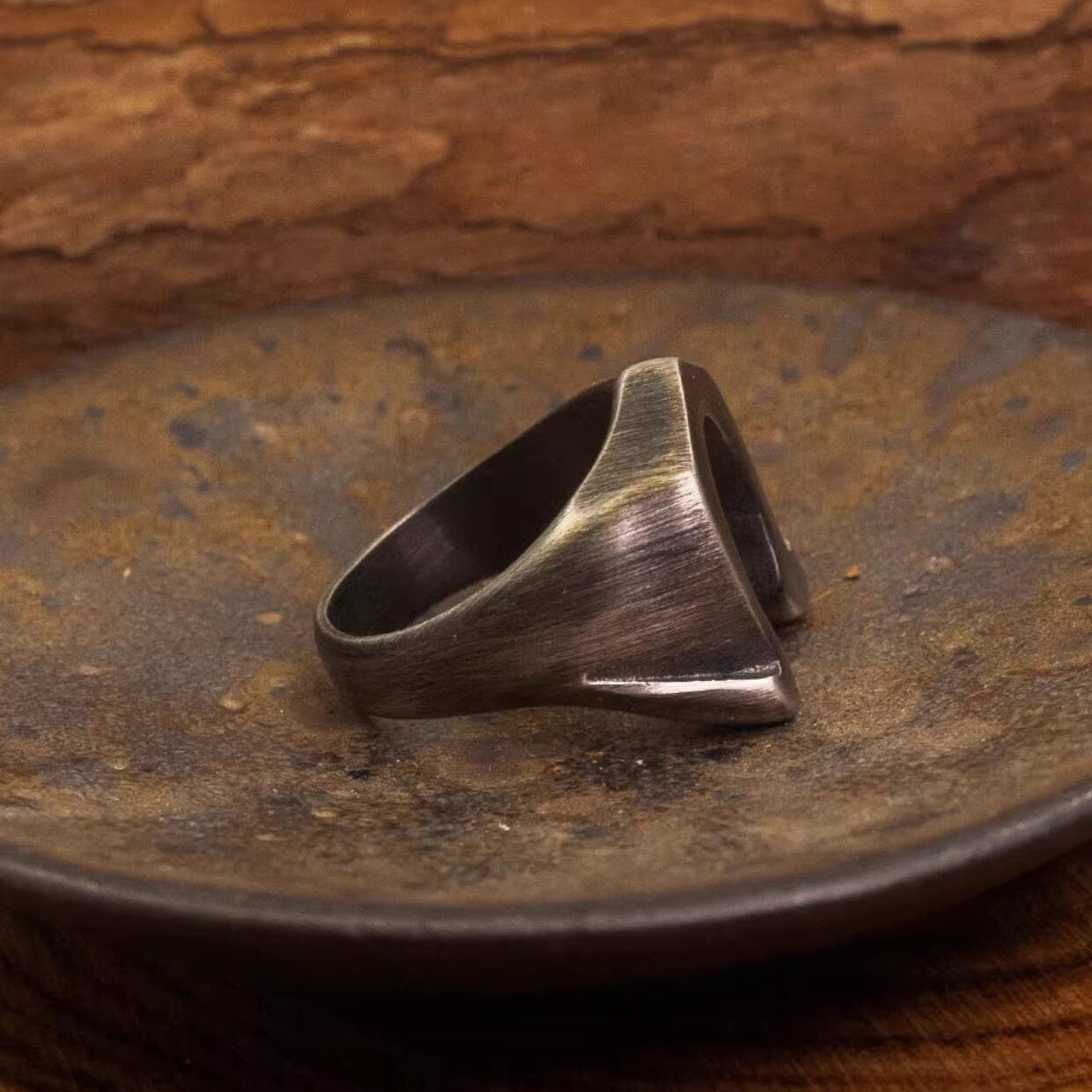 Kemstone Titanium Steel Brushed Hoof Ring for Men NW-JZ087