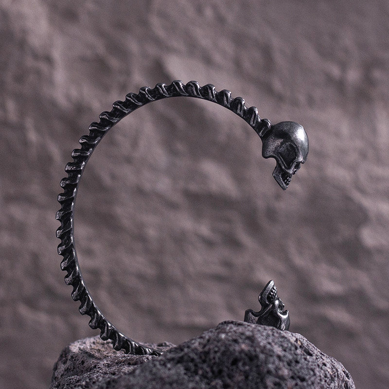 Kemstone Titanium Steel Spine Skull Bracelet for Men Dark Vintage NW-ZJ479