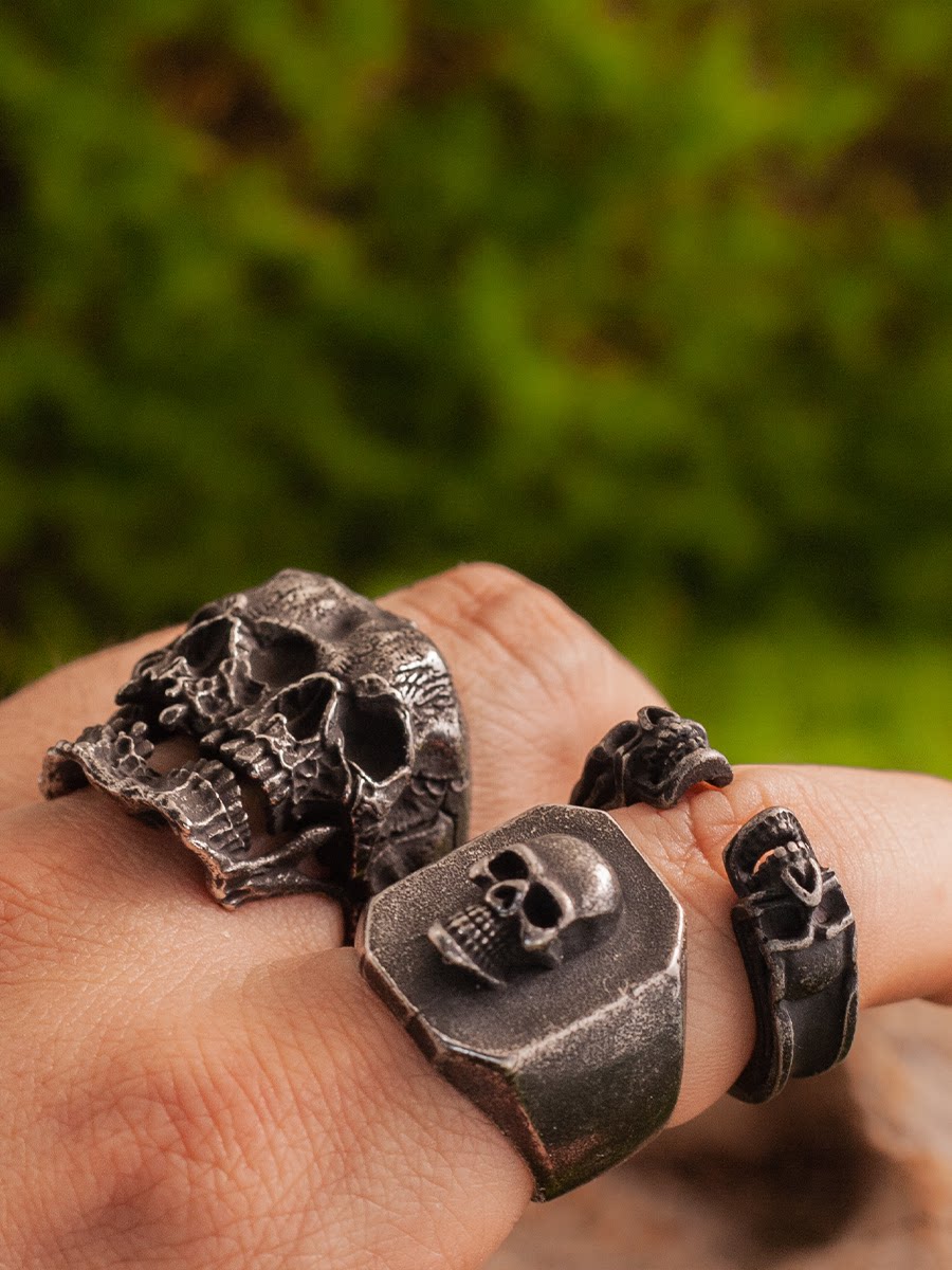 Kemstone Skull Signet Ring – Square Titanium Steel for Men NW-JZ172