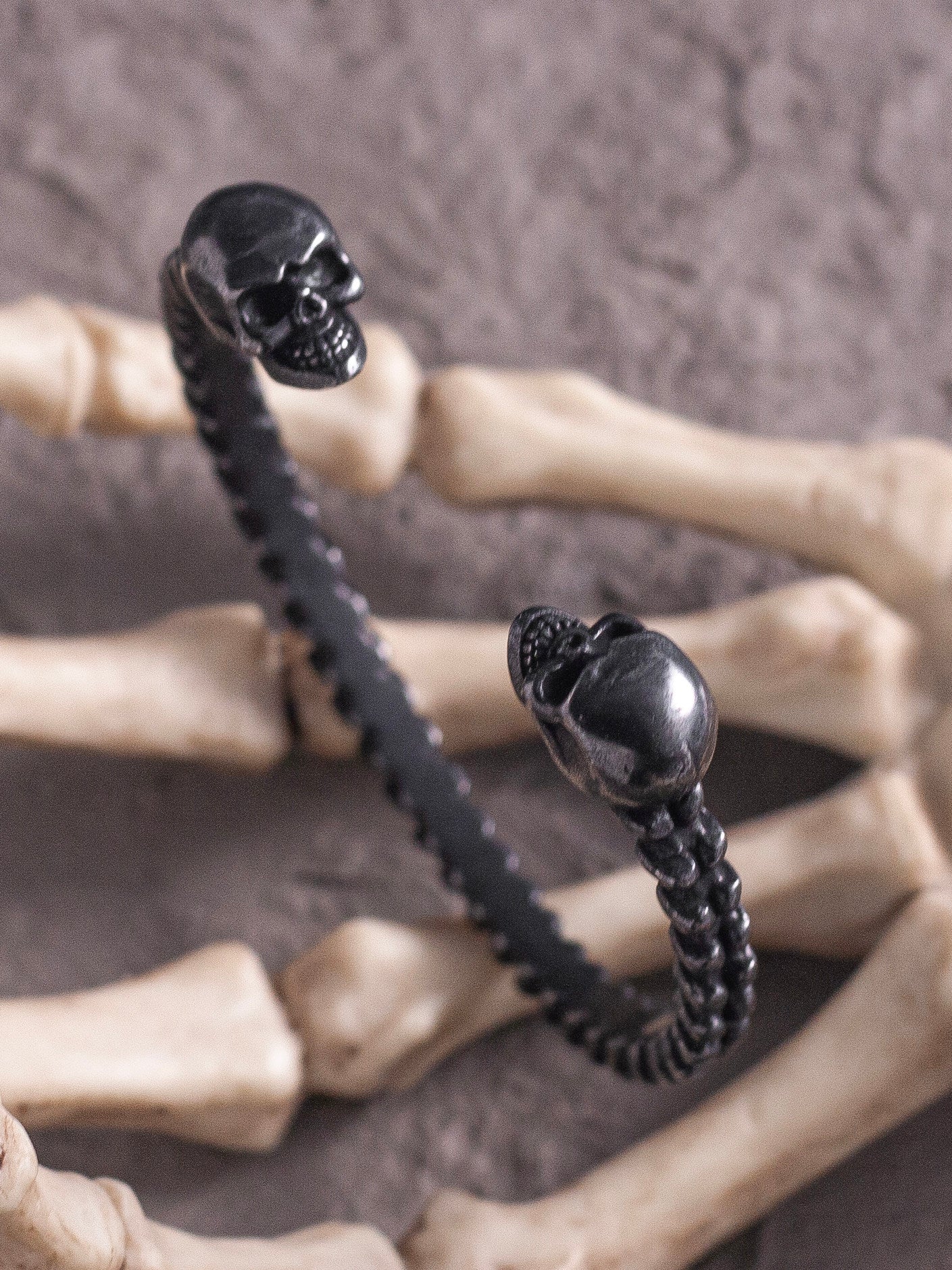 Kemstone Titanium Steel Spine Skull Bracelet for Men Dark Vintage NW-ZJ479
