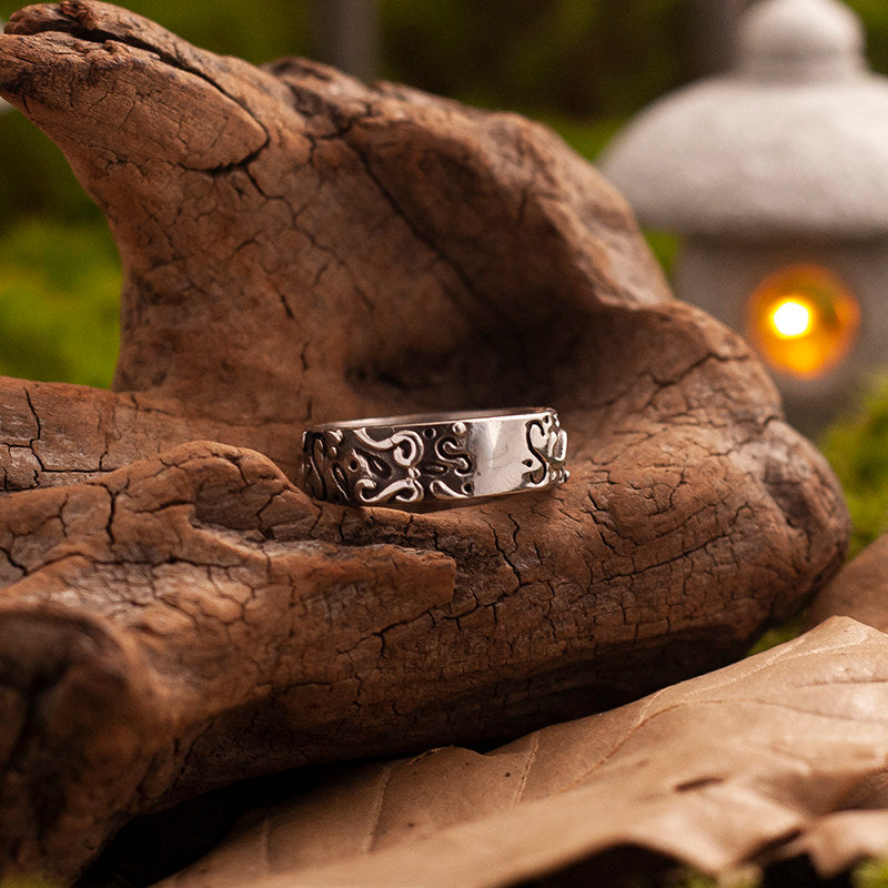 Kemstone Titanium Steel All-Seeing Eye Ring for Men – Gold Accents NW-JZ318