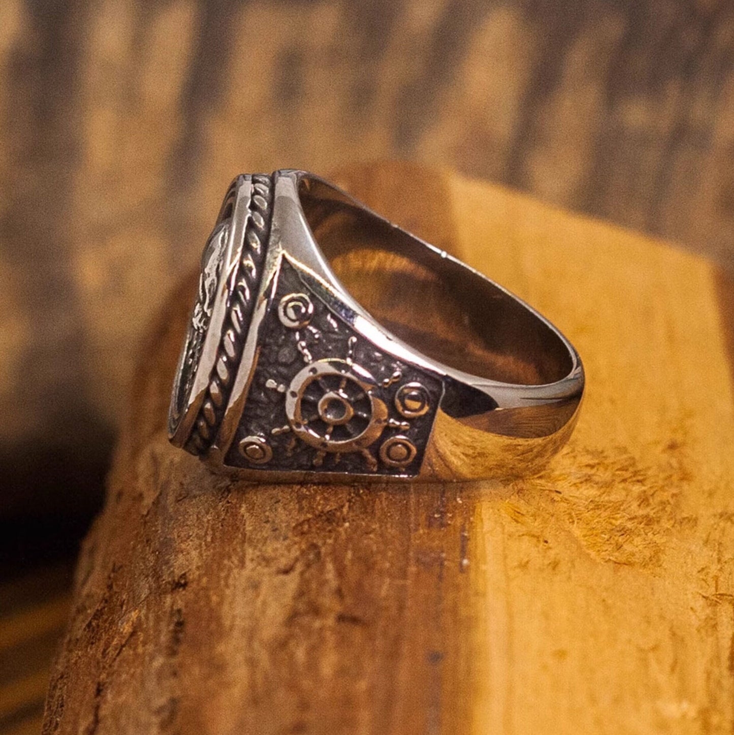 Kemstone Pirate Skull Signet Ring – Titanium Steel Vintage Punk NW-JZ107