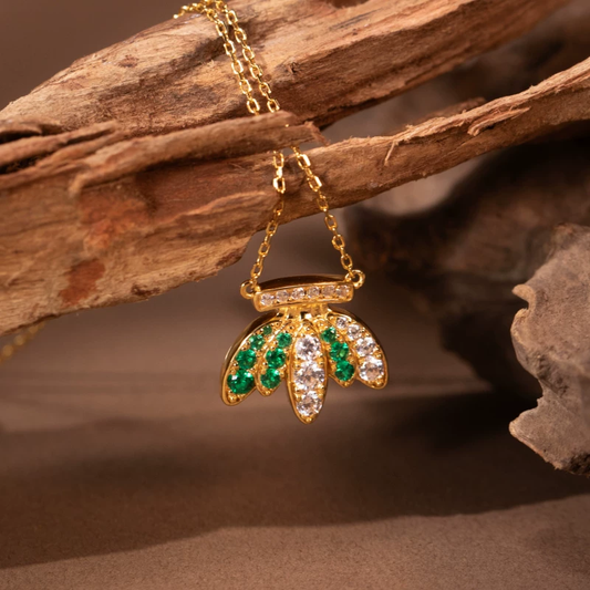 Collar "Plátano Dorado" de diseño original de Kemstone — Plata de ley 925, chapado en oro, con circonitas verdes y blancas EMN-605283