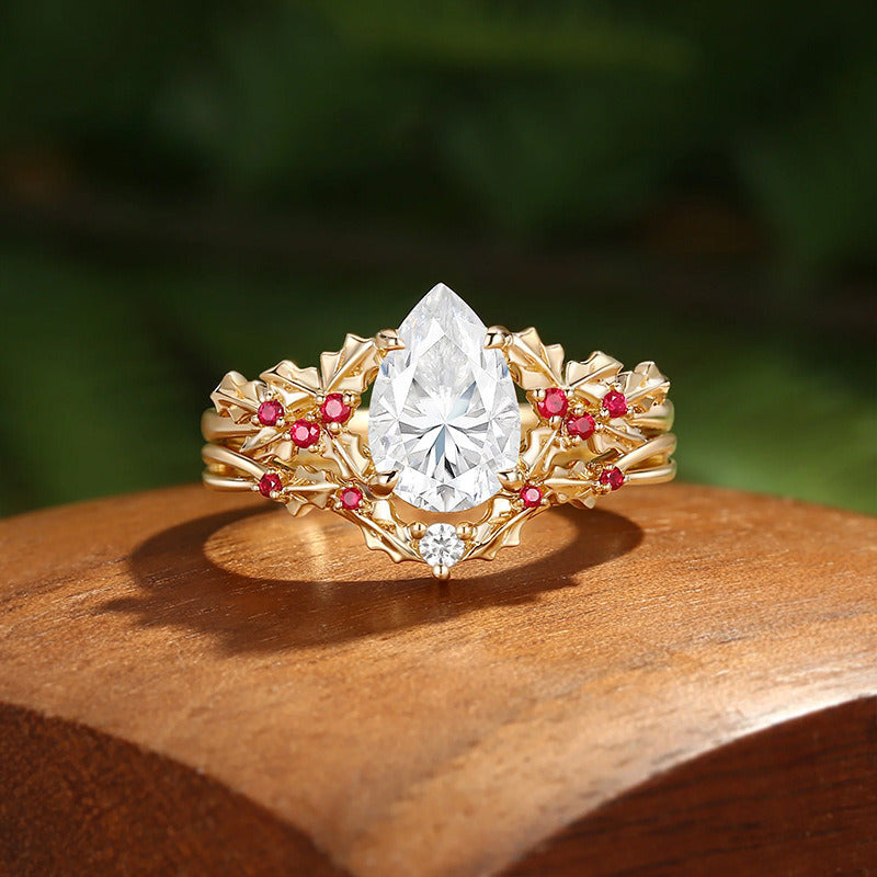 Kemstone Lab-Grown Pigeon Blood Ruby Ring Set for Women – Pear Shaped Stackable Bridal Ring in S925 Sterling Silver 18K Gold Plated T7-YC0299RS