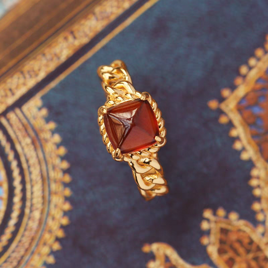 Anillo de granate espesartita con diseño original de flor de corazón, hecho a mano por Kemstone. Cadena vintage ajustable bañada en oro y plata. Anillo moderno de banda abierta para uso diario.