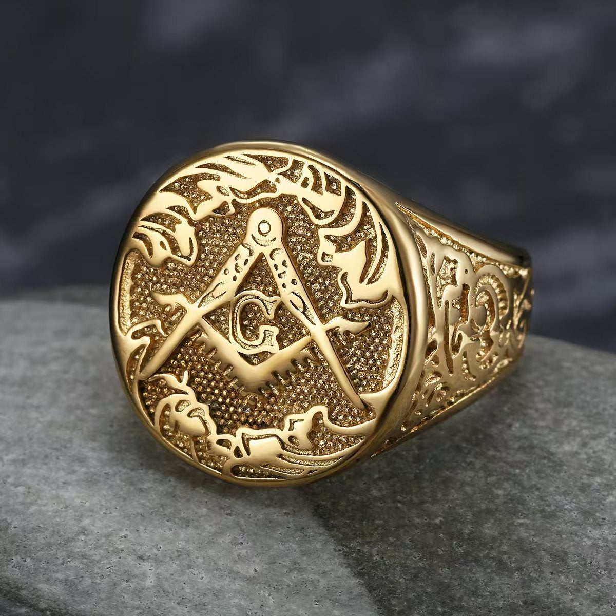 Kemstone Men’s Stainless Steel Vintage Emblem Signet Ring – Silver Gold TR0510