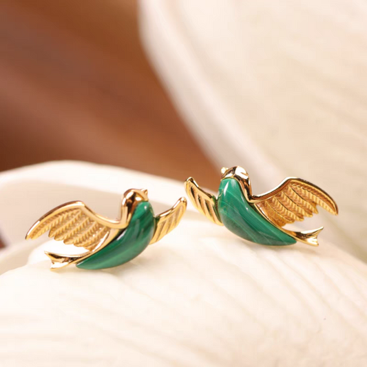Pendientes de pájaro esmeralda de malaquita y plata de ley, hechos a mano por Kemstone, con diseño original: un regalo elegante y de lujo de estilo retro.