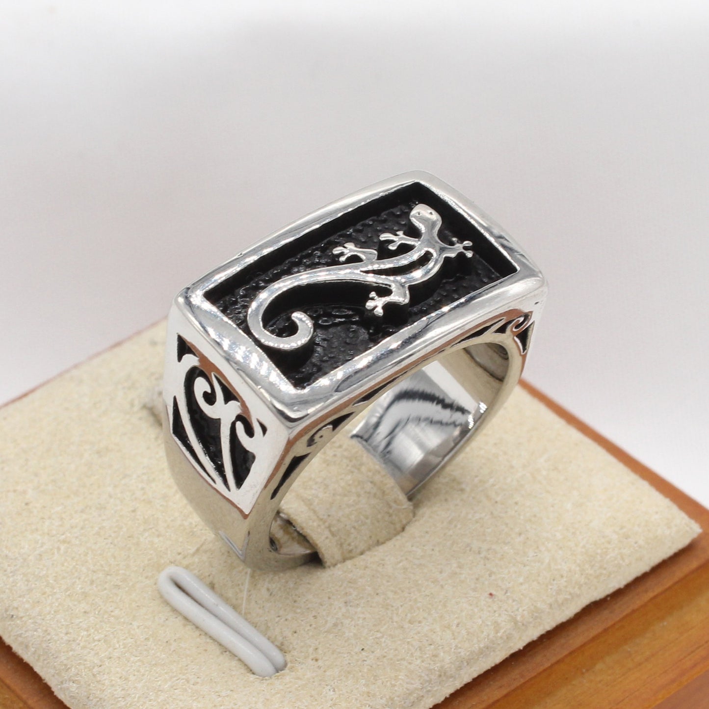 Kemstone Titanium Steel Lizard Signet Ring for Men Black Inlay Vintage R1851