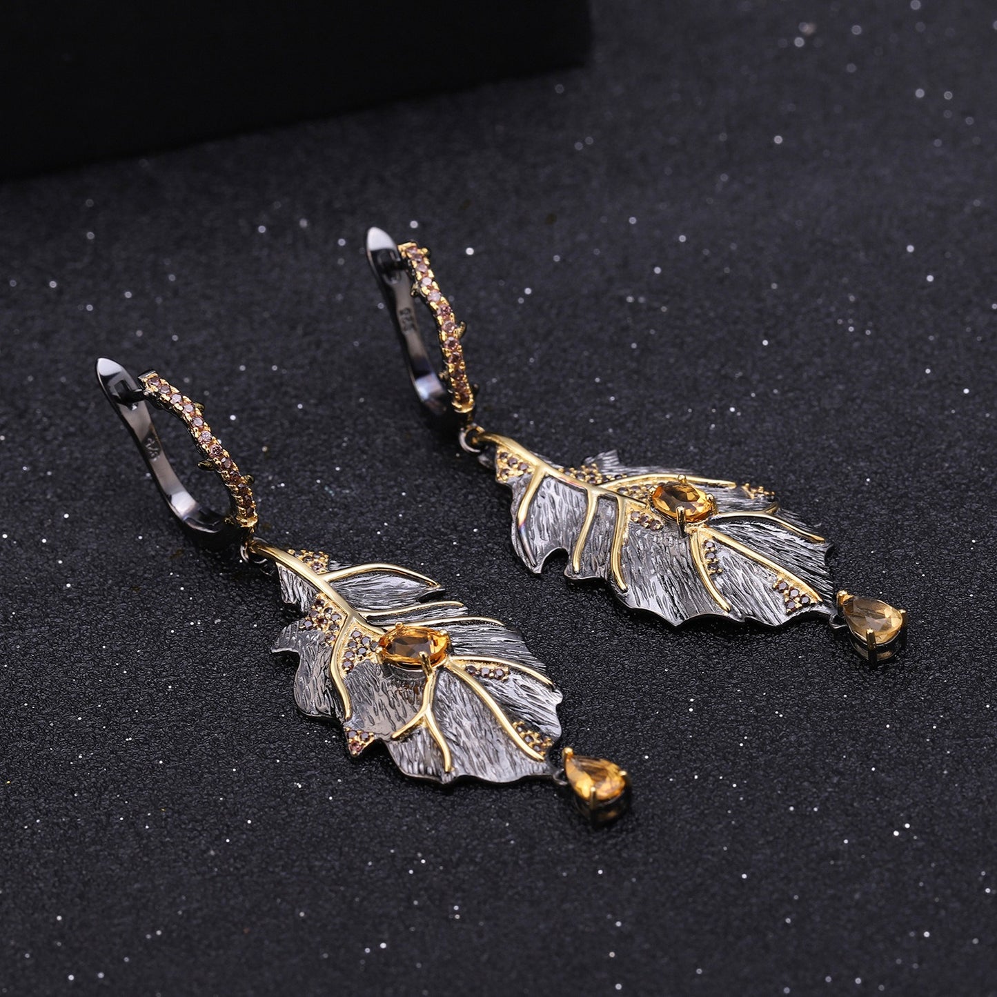 Orecchini pendenti a forma di foglia di design originale fatti a mano da Kemstone con citrino naturale da 0,48 ct e 0,38 ct, per donna, 2,6", K23420E