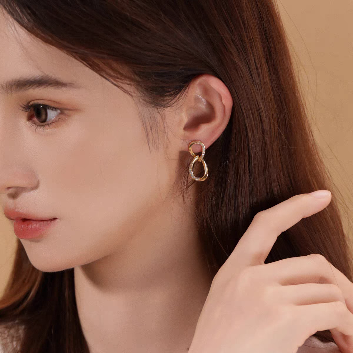 Kemstone Moissanite Infinity Stud Earrings – 925 Silver 18K Gold Plated Mobius Design EM-HXE204
