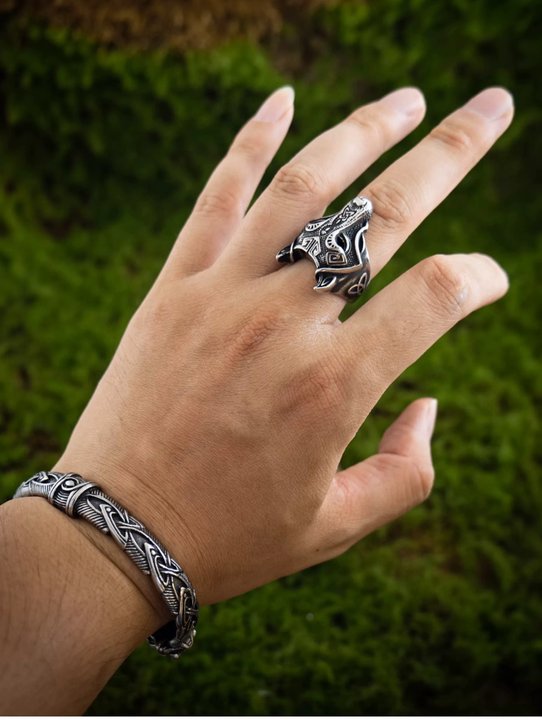 Kemstone Norse Viking Wolf Head Ring – Titanium Steel Fenrir Inspired NWR525306