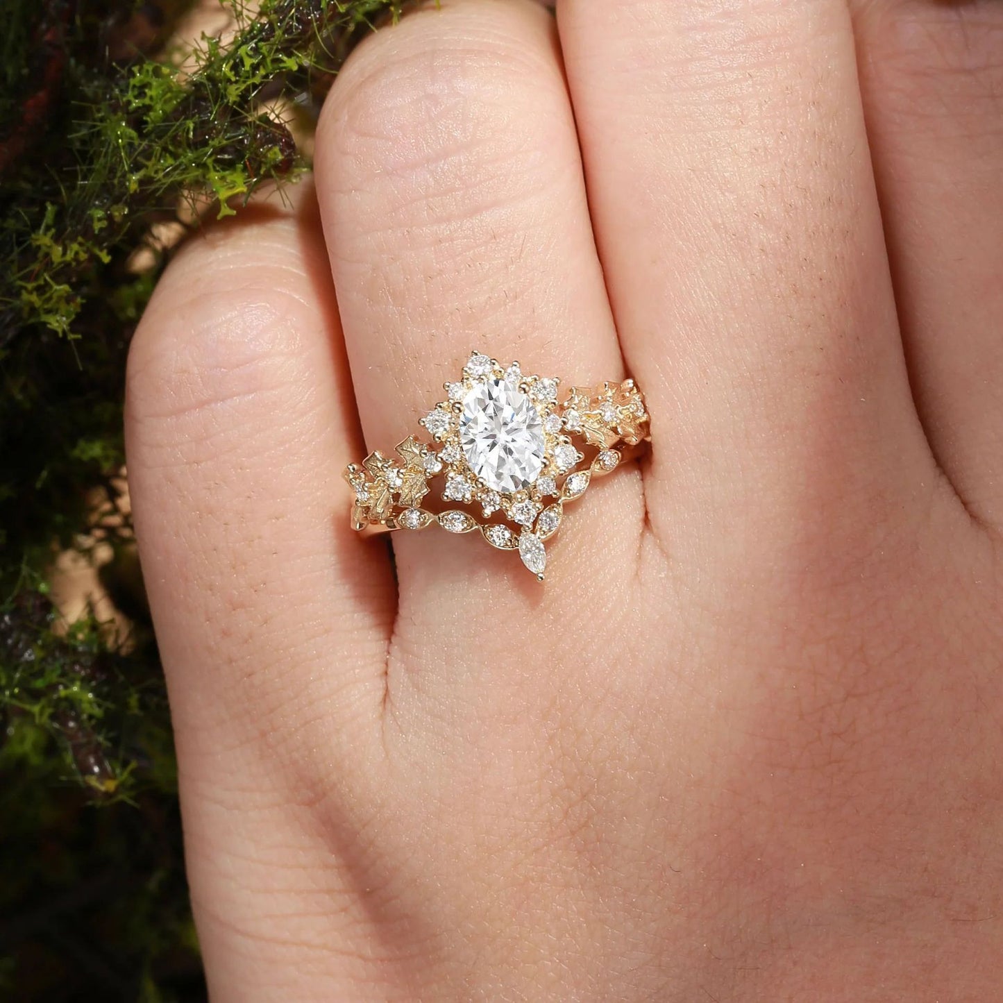 Kemstone Vintage Mandarin Garnet & Moissanite Ring Set for Women – S925 Sterling Silver 18K Gold Plated Stackable Bridal Ring T7-YC0297RS