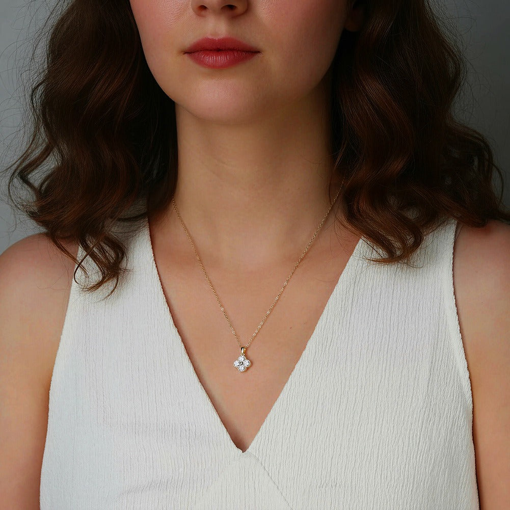 Kemstone 925 Sterling Silver Moissanite Clover Pendant Necklace for Women MON14