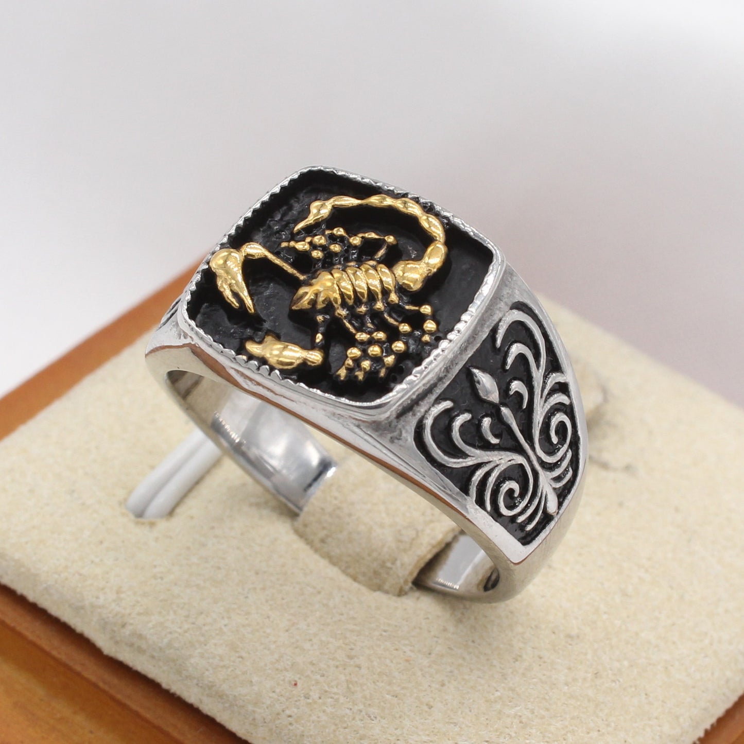 Kemstone Titanium Steel Gothic Scorpion Signet Ring for Men Vintage Design R1717