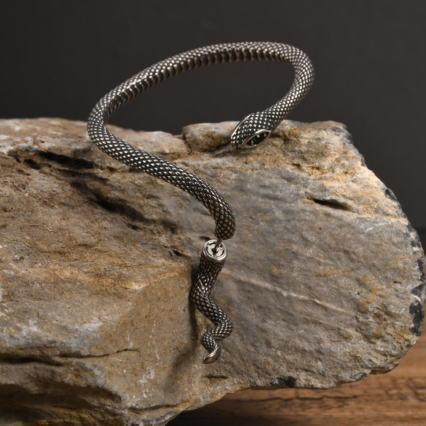 Kemstone Men’s Stainless Steel Snake Ear Cuff – Green Eye Gothic Earring ED-785