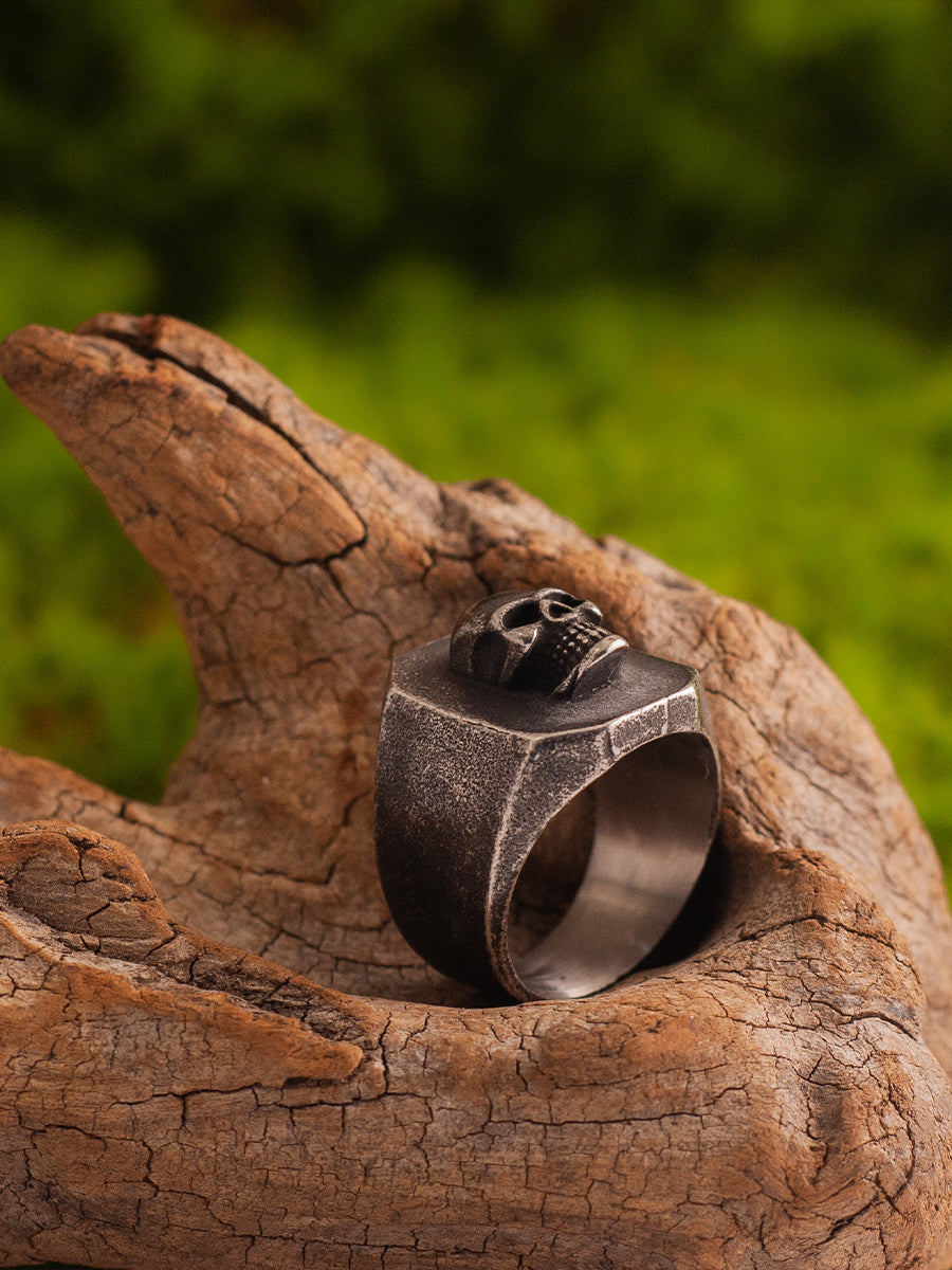 Kemstone Skull Signet Ring – Square Titanium Steel for Men NW-JZ172