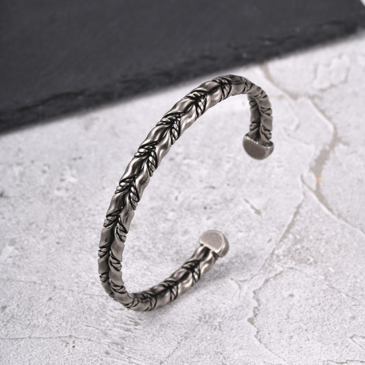 Kemston Stainless Steel Möbius Twist Cuff Bracelet for Men Vintage Open Bangle B-774GR