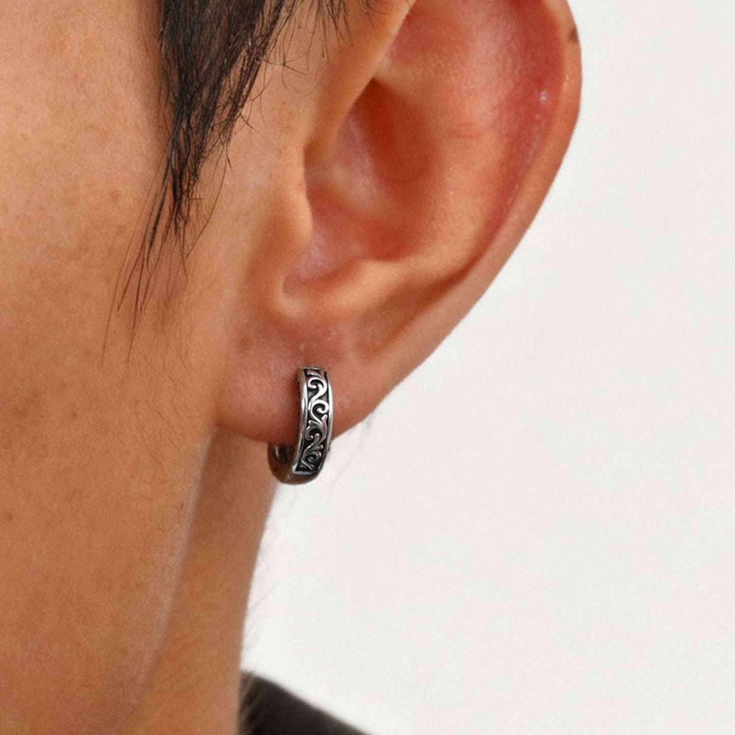 Kemstone Stainless Steel Hoop Earrings for Men – Vintage Floral Pattern EH-839