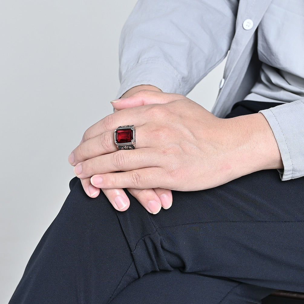 Kemstone Men’s Stainless Steel Ring – Vintage Tulip Glass Stone K-R1014