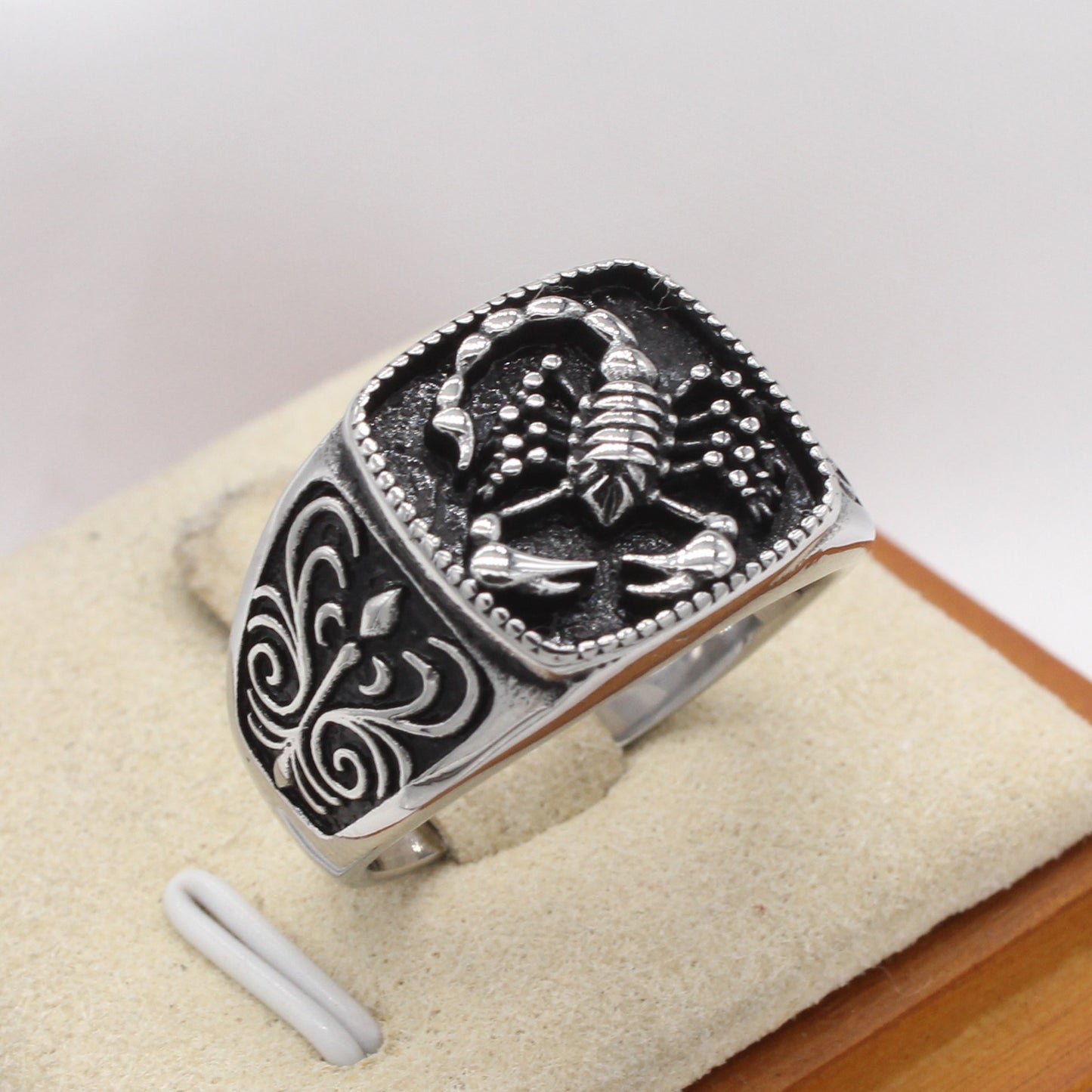 Kemstone Titanium Steel Gothic Scorpion Signet Ring for Men Vintage Design R1717