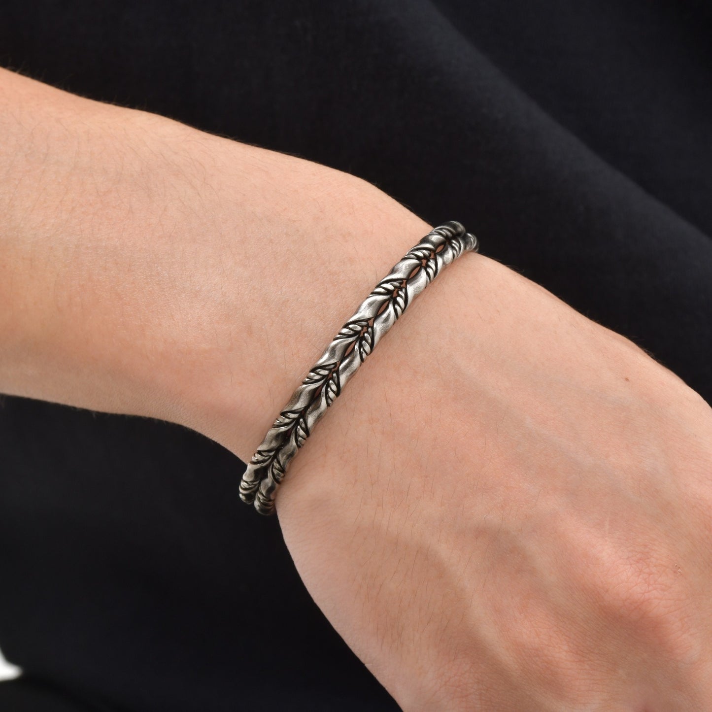 Kemston Stainless Steel Möbius Twist Cuff Bracelet for Men Vintage Open Bangle B-774GR