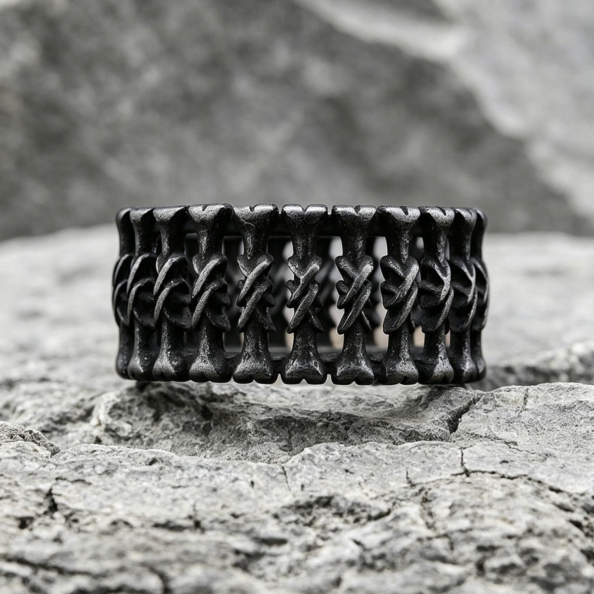 Kemstone Stainless Steel Gothic Spine Ring for Men Vintage Openwork Silver MJ0376