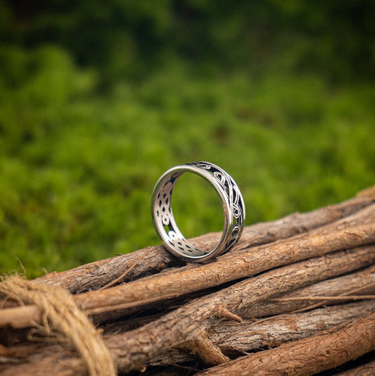 Kemstone Openwork Pattern Ring – Titanium Steel 6MM for Men & Women NW-JZ245