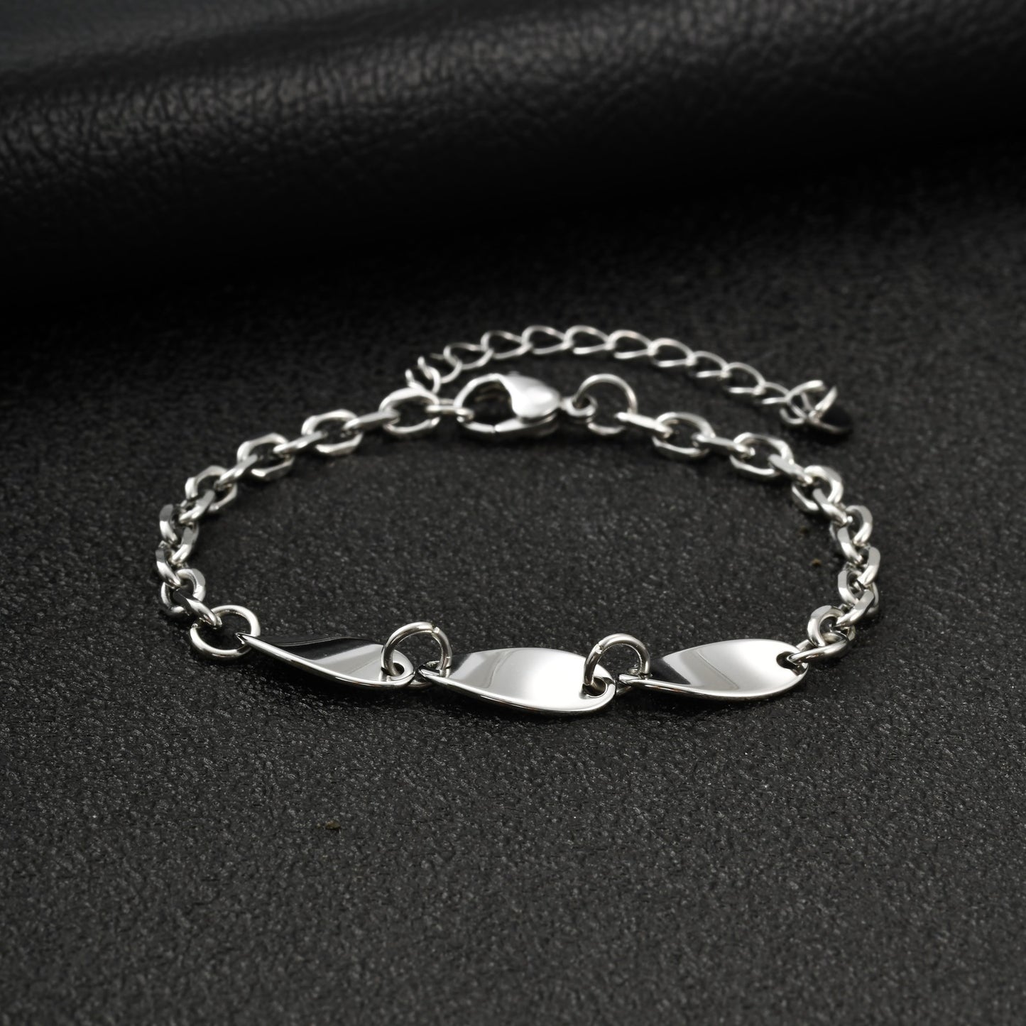 Kemstone Stainless Steel Oval Link Bracelet for Men Silver BR-3041