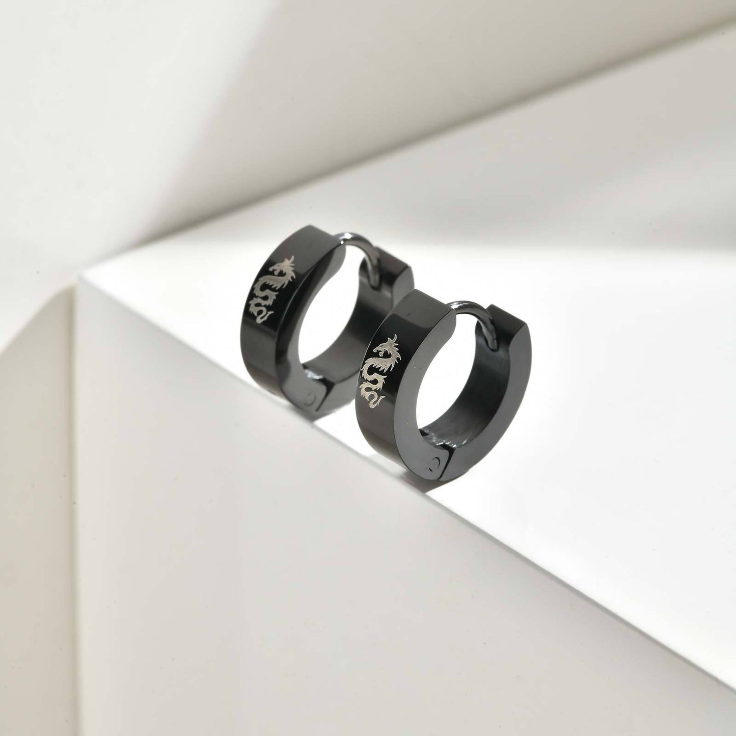 Kemstone Men’s Stainless Steel Hoop Earring – Laser Dragon EH-127