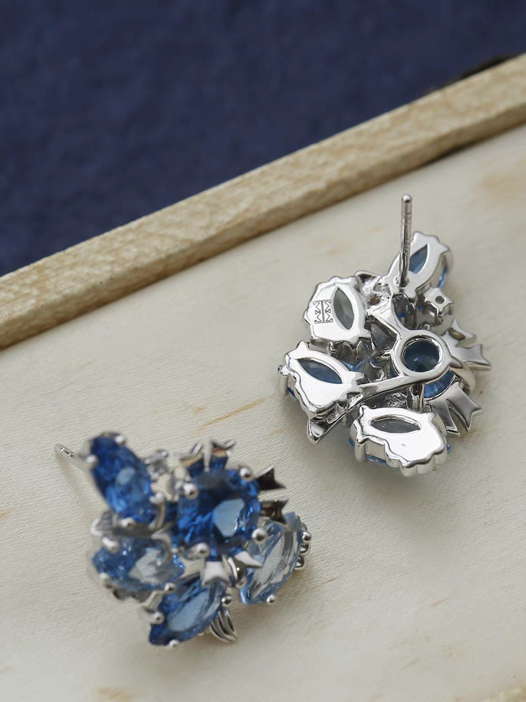 Pendientes de ola de marea de diseño original hechos a mano por Kemstone: pendientes de plata de ley bañados en oro con piedras preciosas marquesas azules vintage.