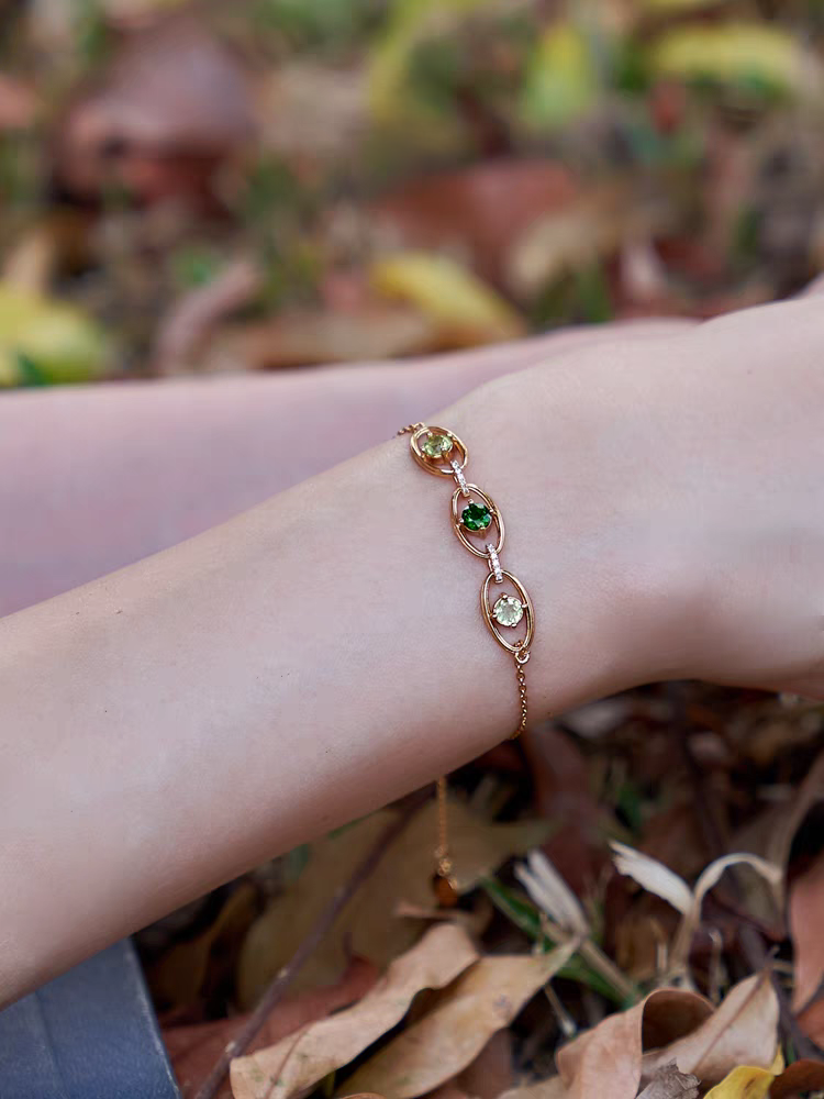 Pulsera Nomeolvides de diseño original artesanal de Kemstone | Plata de ley 925 | Fluorita transparente y piedra de oliva | Elegante pulsera de inspiración vintage para mujer