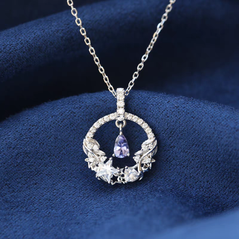 Collar Elegancia Lunar con Diseño Original Artesanal de Kemstone – Colgante de Luna y Estrella de Tanzanita en Plata de Ley | Joyería Celestial Delicada