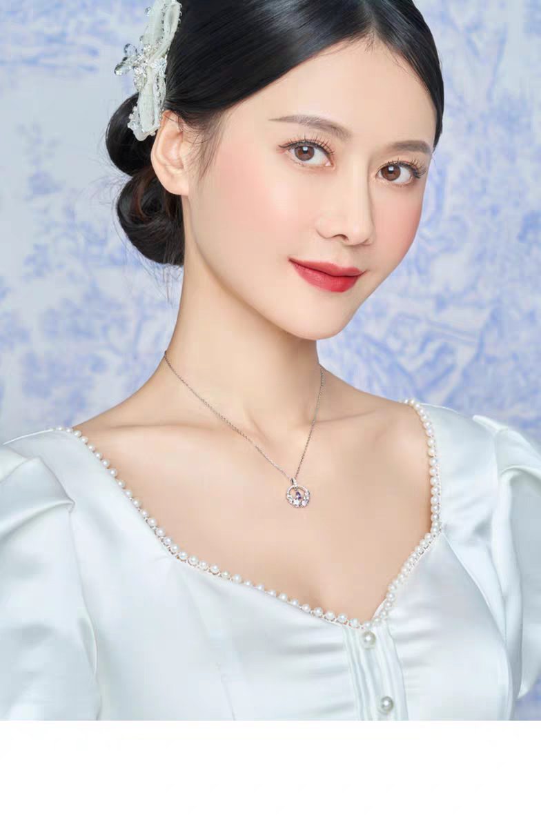 Collar Elegancia Lunar con Diseño Original Artesanal de Kemstone – Colgante de Luna y Estrella de Tanzanita en Plata de Ley | Joyería Celestial Delicada