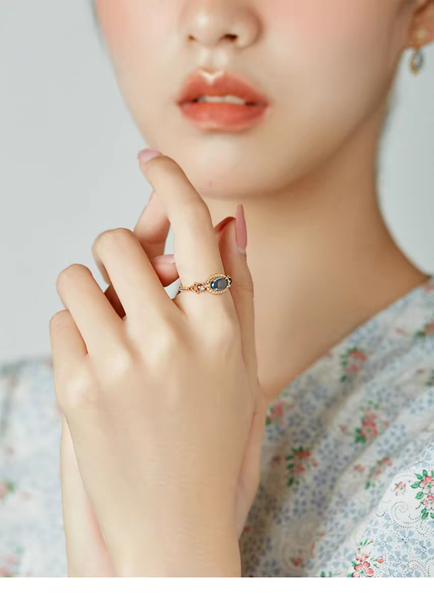 Anillo de topacio vintage "Isla de la Soledad" de Kemstone — Plata de ley 925 con baño de oro vermeil, anillo minimalista ajustable y llamativo EMR-521159
