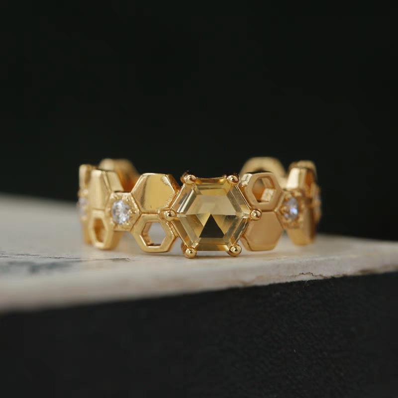 Anillo apilable de abeja con diseño original artesanal de Kemstone: anillo abierto ajustable de citrino y granate espesartita en plata de ley 925, diseño único de gema de lujo.