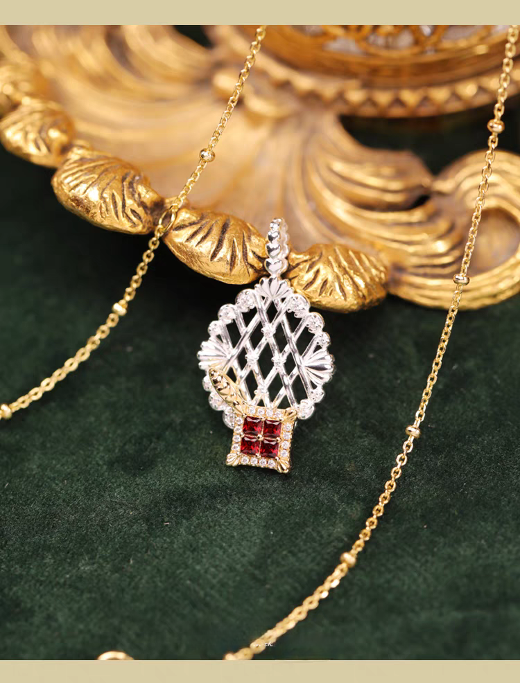 Collar de gofre de cerezas de sobremesa con diseño original artesanal de Kemstone - Plata 925 chapada en oro con colgante de granate y cadena de clavícula vintage