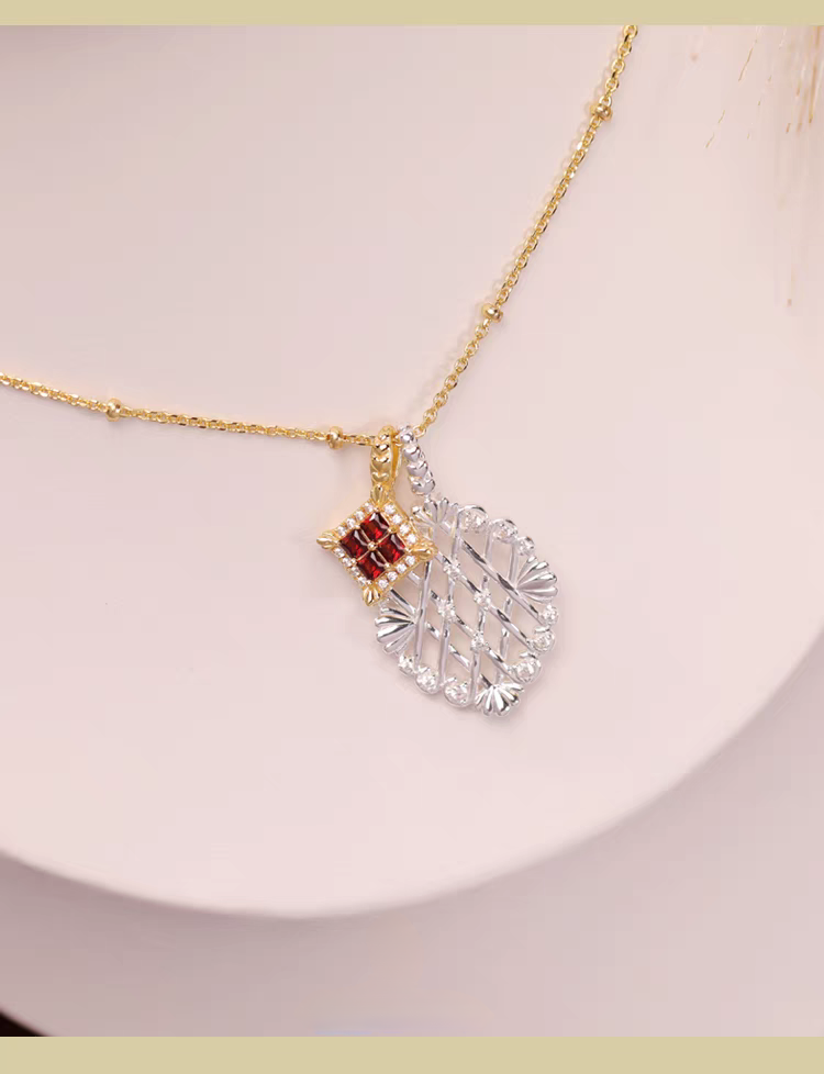 Collar de gofre de cerezas de sobremesa con diseño original artesanal de Kemstone - Plata 925 chapada en oro con colgante de granate y cadena de clavícula vintage