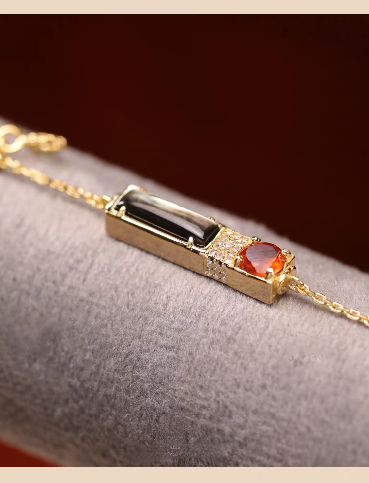 Pulsera de diseño original artesanal de Kemstone "Crepúsculo al atardecer" - Pulsera rectangular con colgante de granate y concha negra en plata de ley