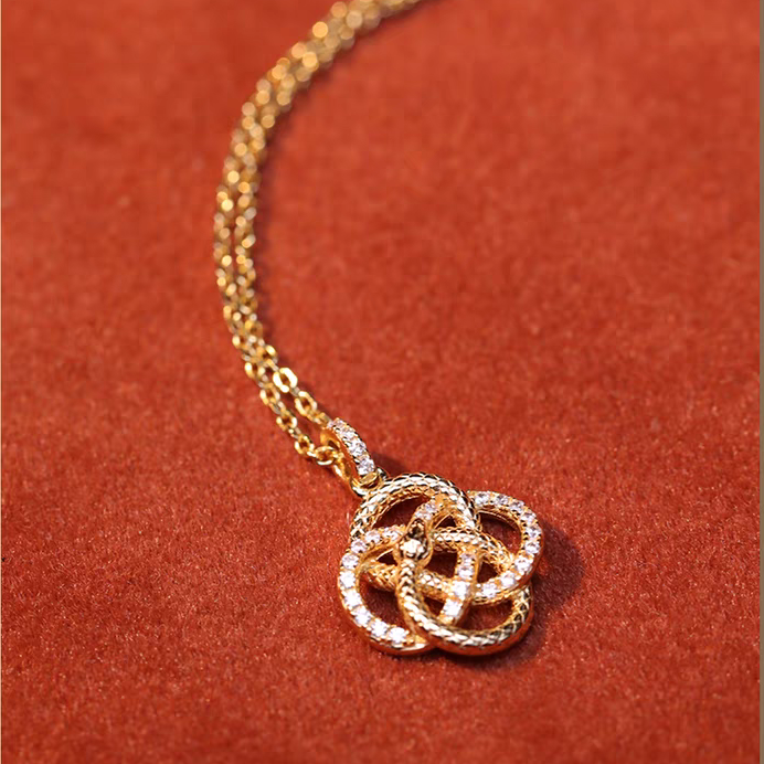 Collar de nudo de serpiente bañado en oro, diseño original artesanal de Kemstone – Plata de ley 925, diseño minimalista para el día a día